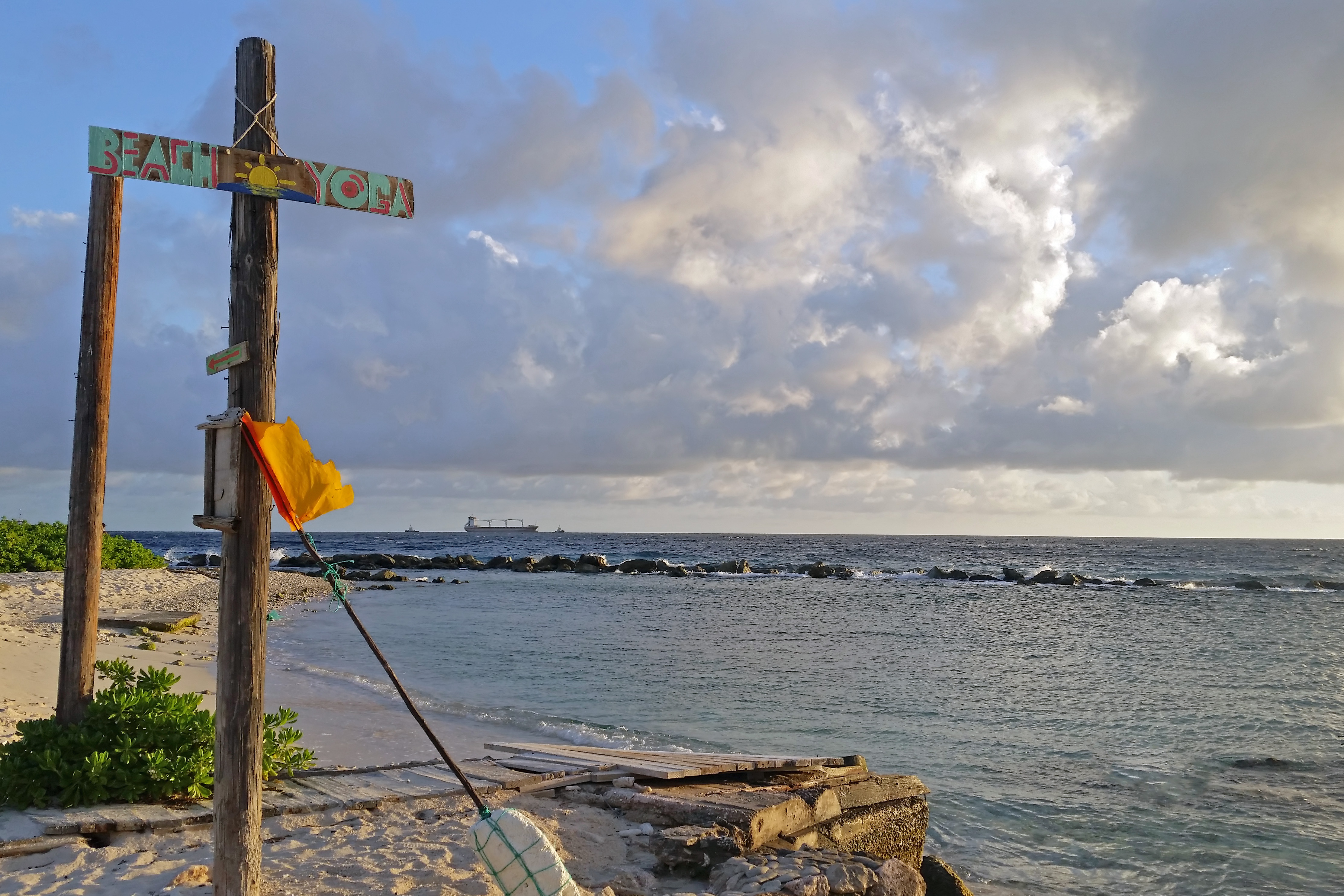 2018-01-25 - 18-06-02 - Beach Yoga @ Moomba Beach